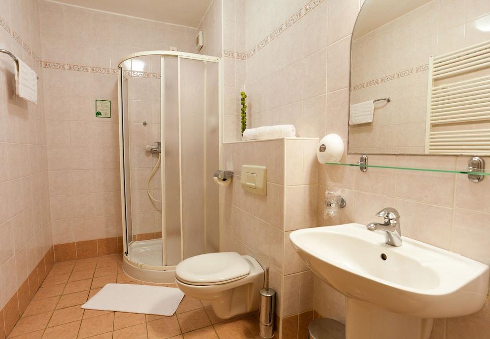 Villa Lovorka - Hotel Resort Drazica Krk Town Exteriör bild
