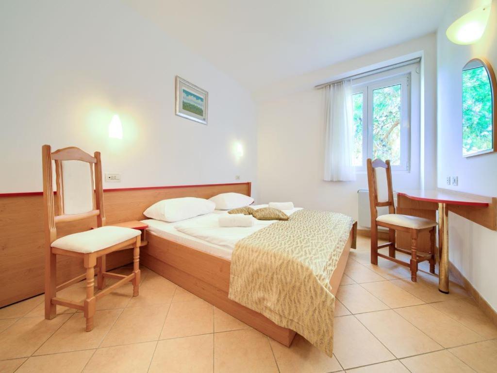 Villa Lovorka - Hotel Resort Drazica Krk Town Exteriör bild
