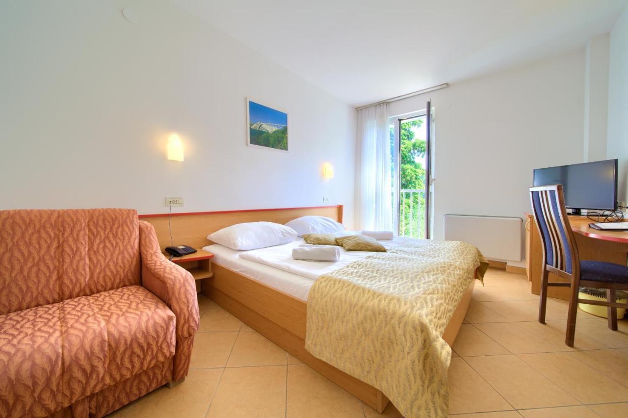 Villa Lovorka - Hotel Resort Drazica Krk Town Exteriör bild