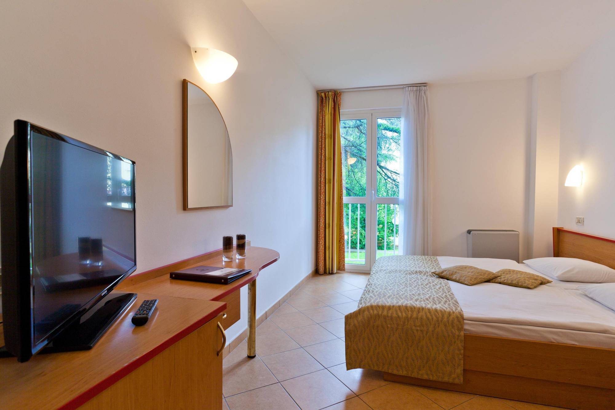 Villa Lovorka - Hotel Resort Drazica Krk Town Exteriör bild